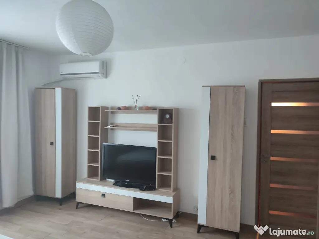 Inchiriez garsoniera spatioasa, utilata, langa Parcul Sebastian, 13 septembrie