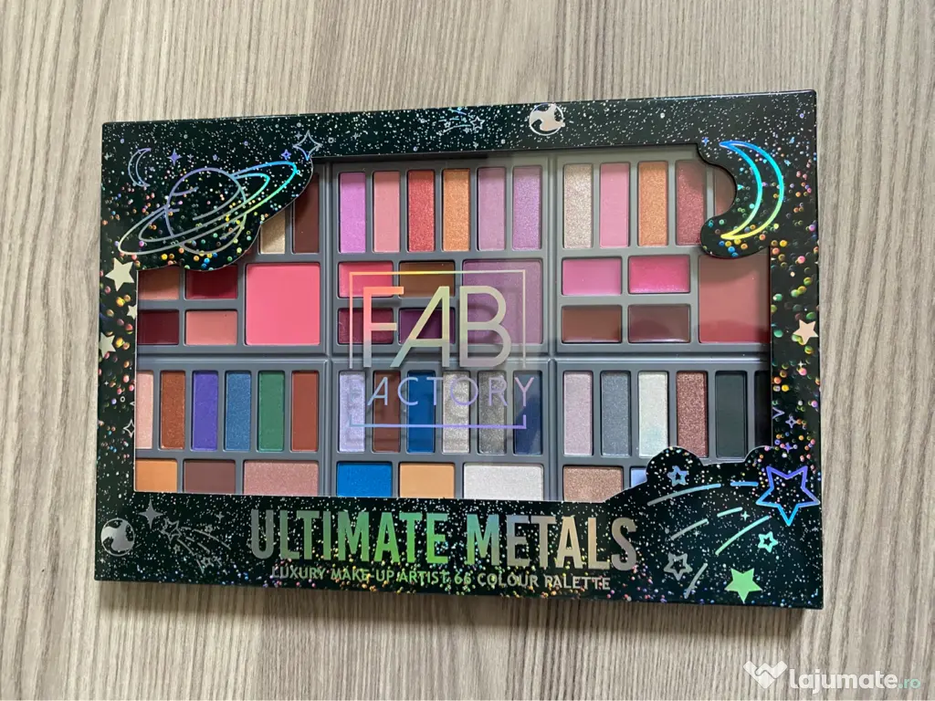 Paletă de machiaj CARDSPLITTER Ultimate Metals, 66 culori 