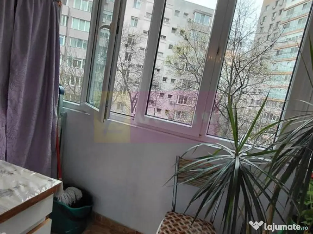 Titan Metrou M1-statia Titan si parc IOR, cu 3 lifturi 