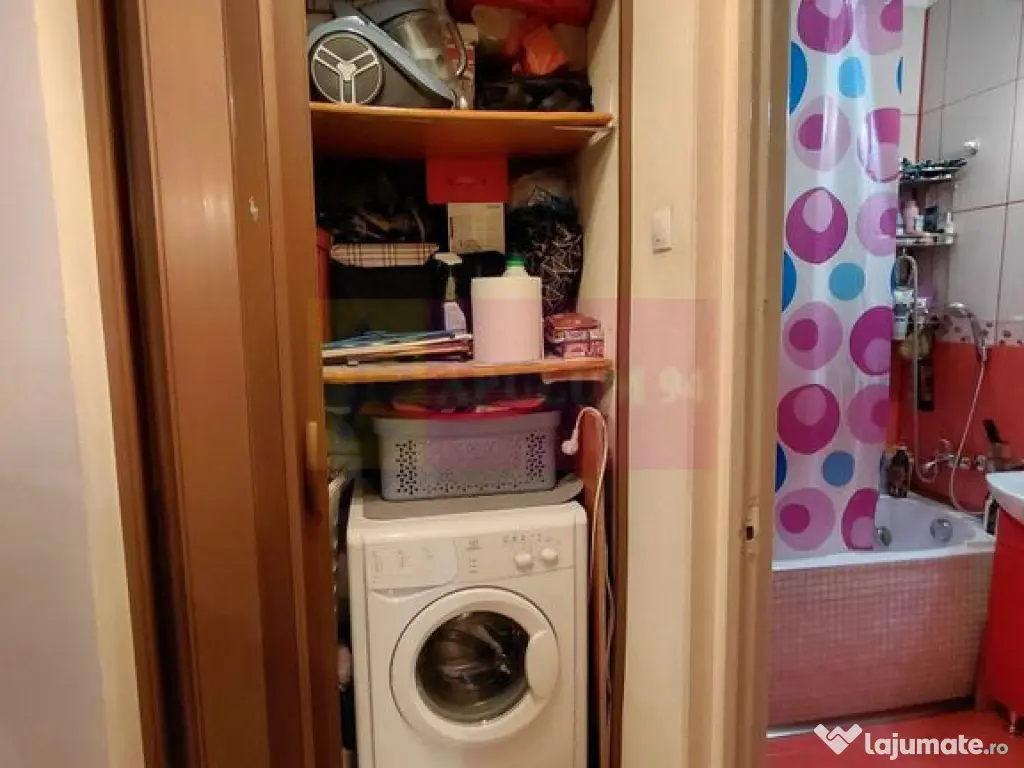 Titan Metrou M1-statia Titan si parc IOR, cu 3 lifturi 