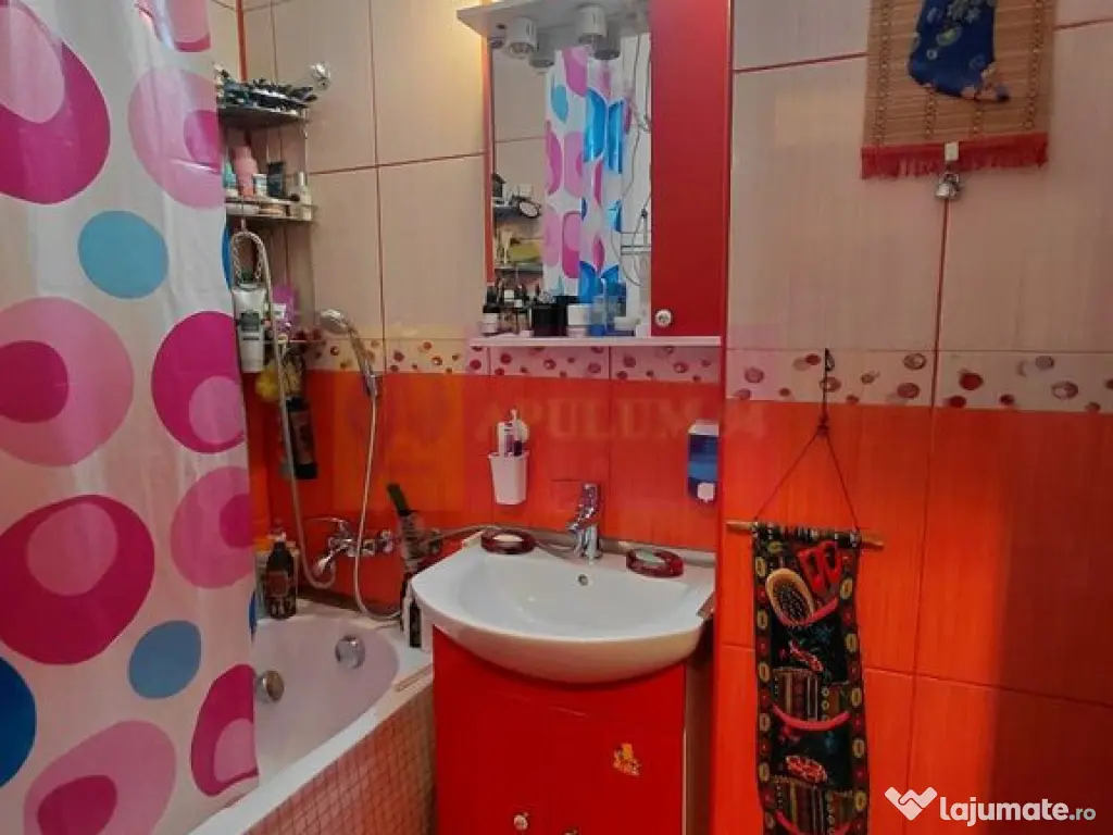 Titan Metrou M1-statia Titan si parc IOR, cu 3 lifturi 