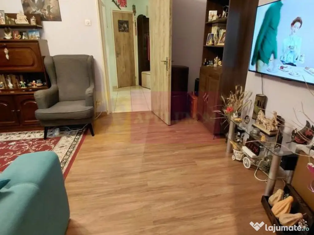 Titan Metrou M1-statia Titan si parc IOR, cu 3 lifturi 