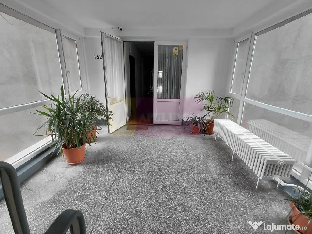 Titan Metrou M1-statia Titan si parc IOR, cu 3 lifturi 