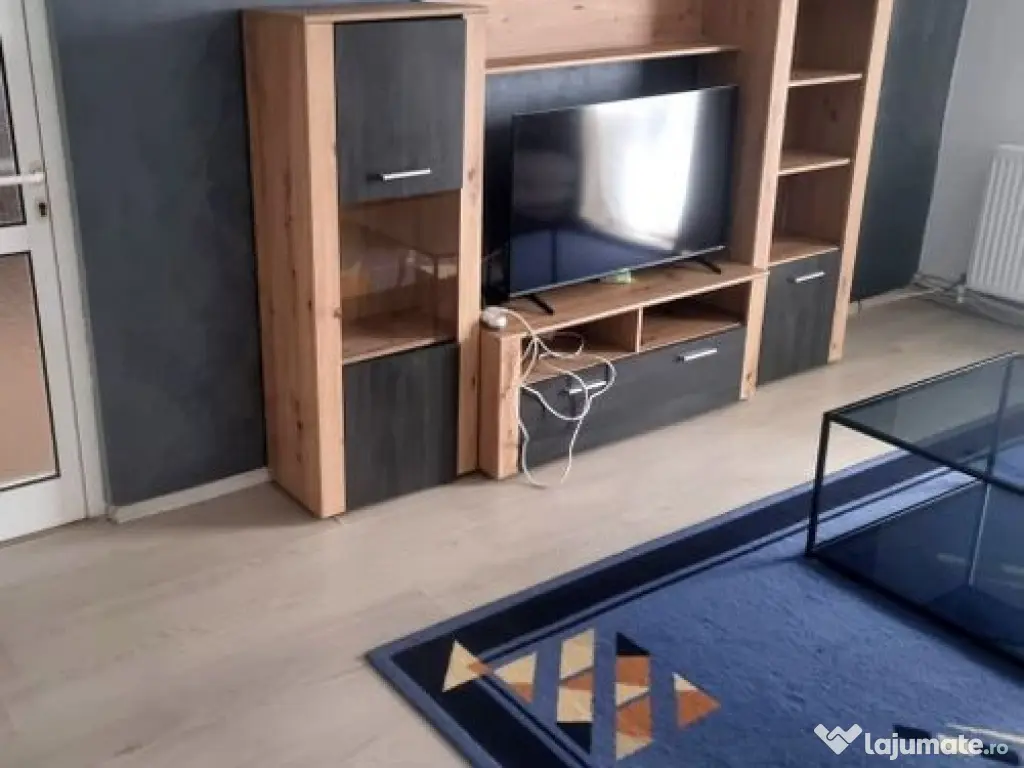 De inchiriat - apartament cu 3 camere în zona Gara - Cen... 