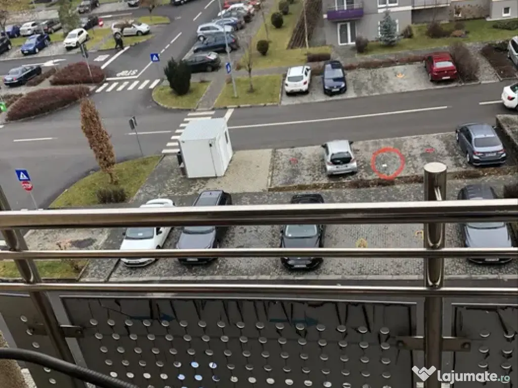 Proprietar, inchiriez apartament 2 cam.tip studio,mall Coresi,cartier Tractorul