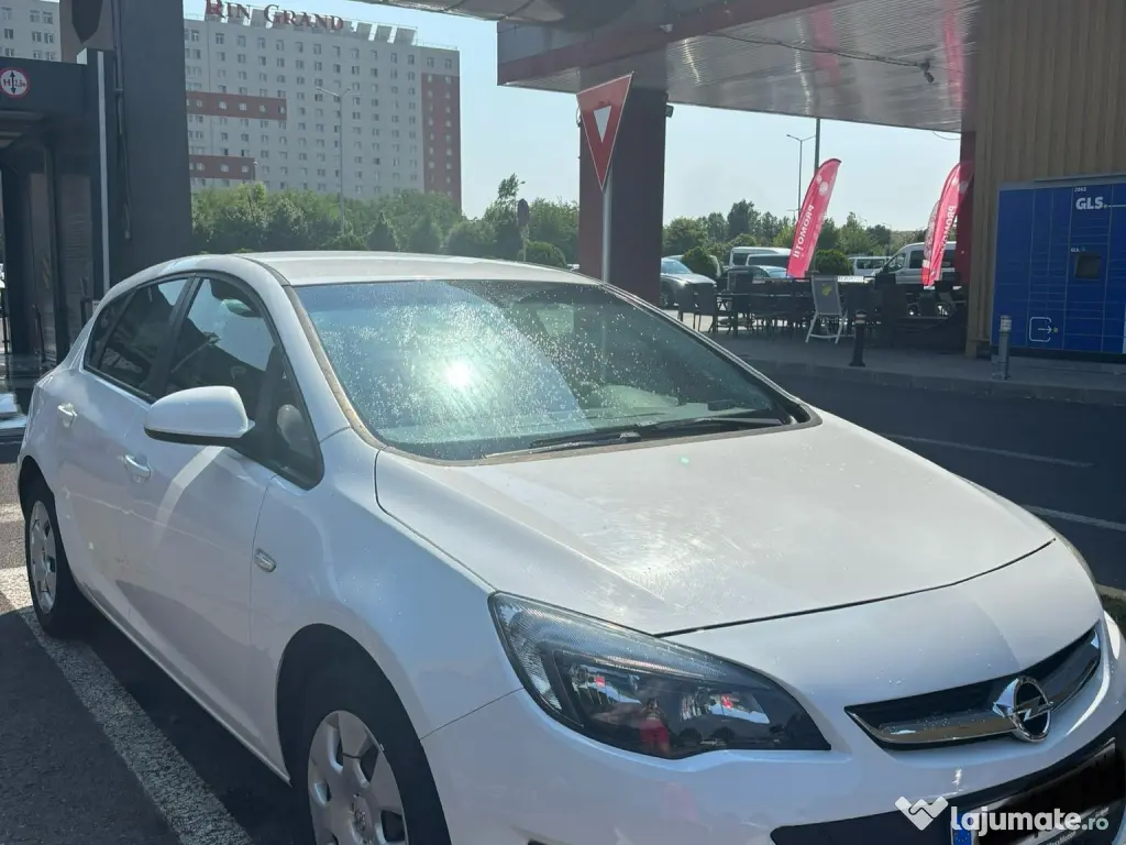 Autoturism Opel astra j 