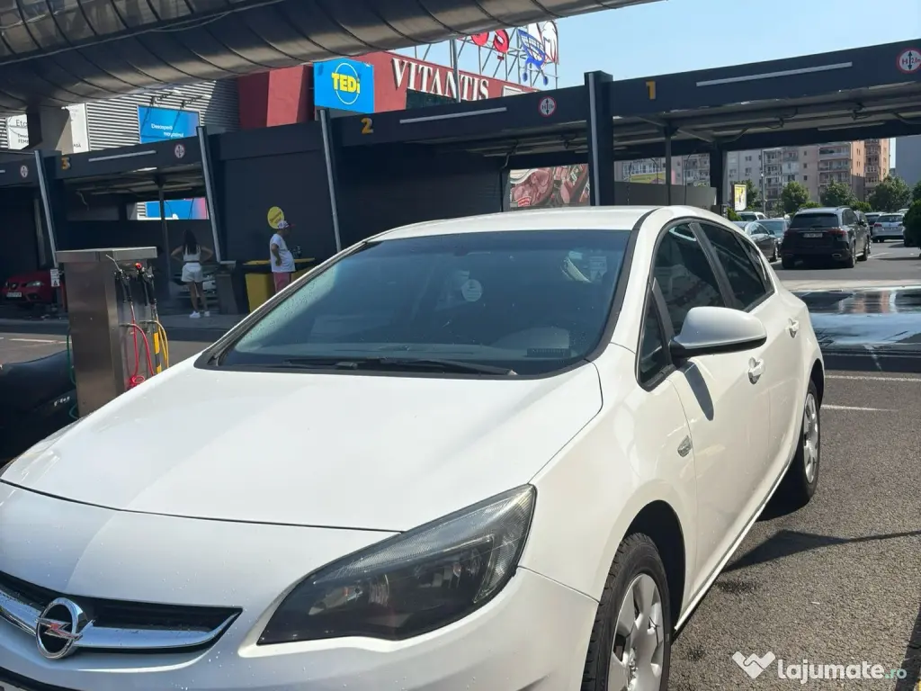 Autoturism Opel astra j 