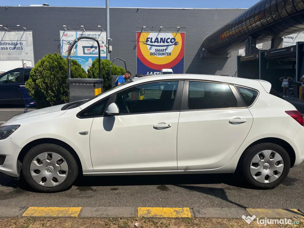 Autoturism Opel astra j 