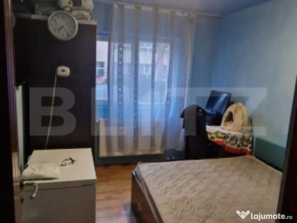 Apartament 3 camere, confort 1 semidecomandat – Titu, zona 