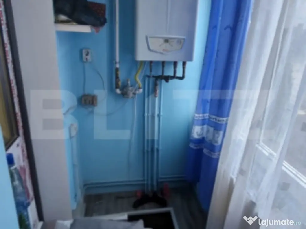 Apartament 3 camere, confort 1 semidecomandat – Titu, zona 