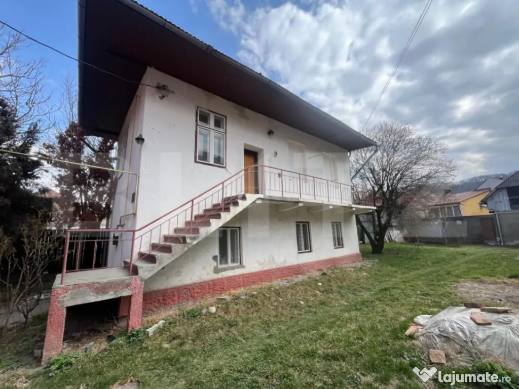 Casă Monument Istoric, Ultracentral Bistrița, 225mp curte, 