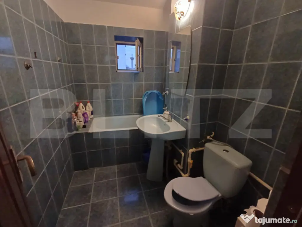 Apartament de vanzare, cu 3 camere, 67 mp, zona parc Debarca 