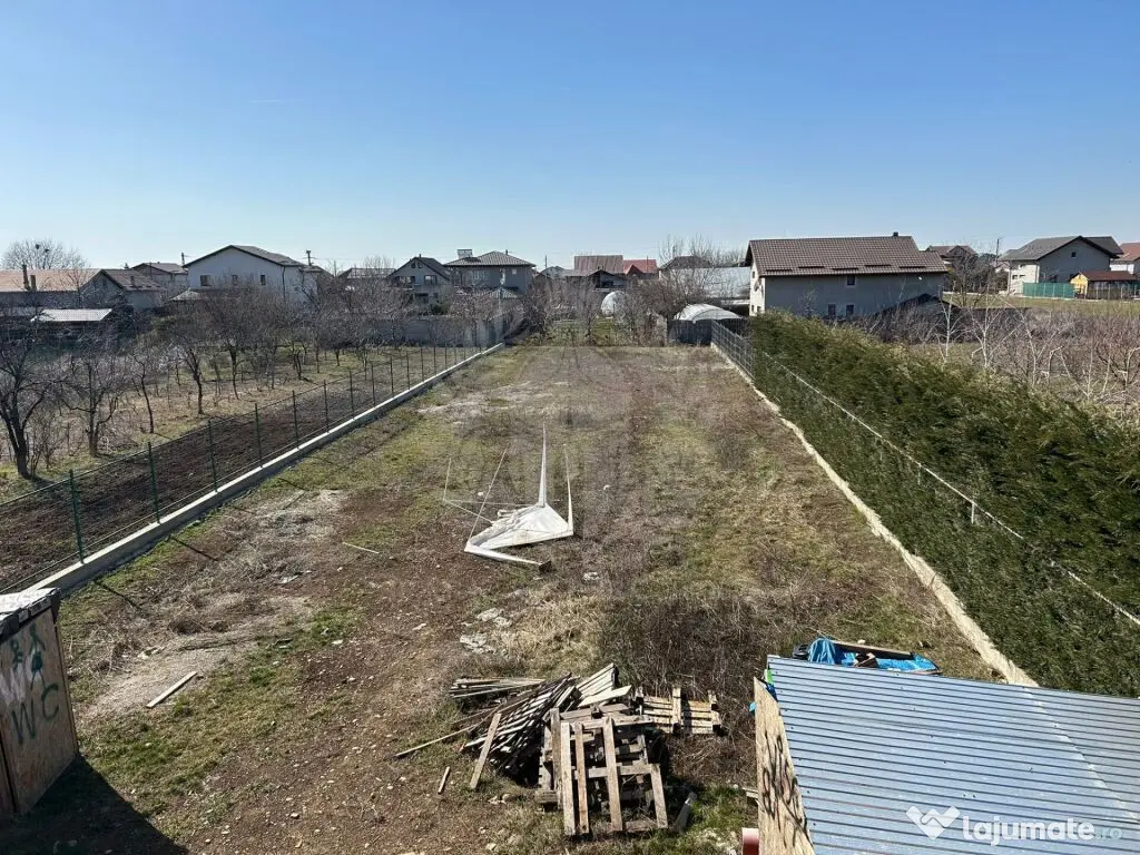 Casa la rosu. Strejnicu. 6 camere 