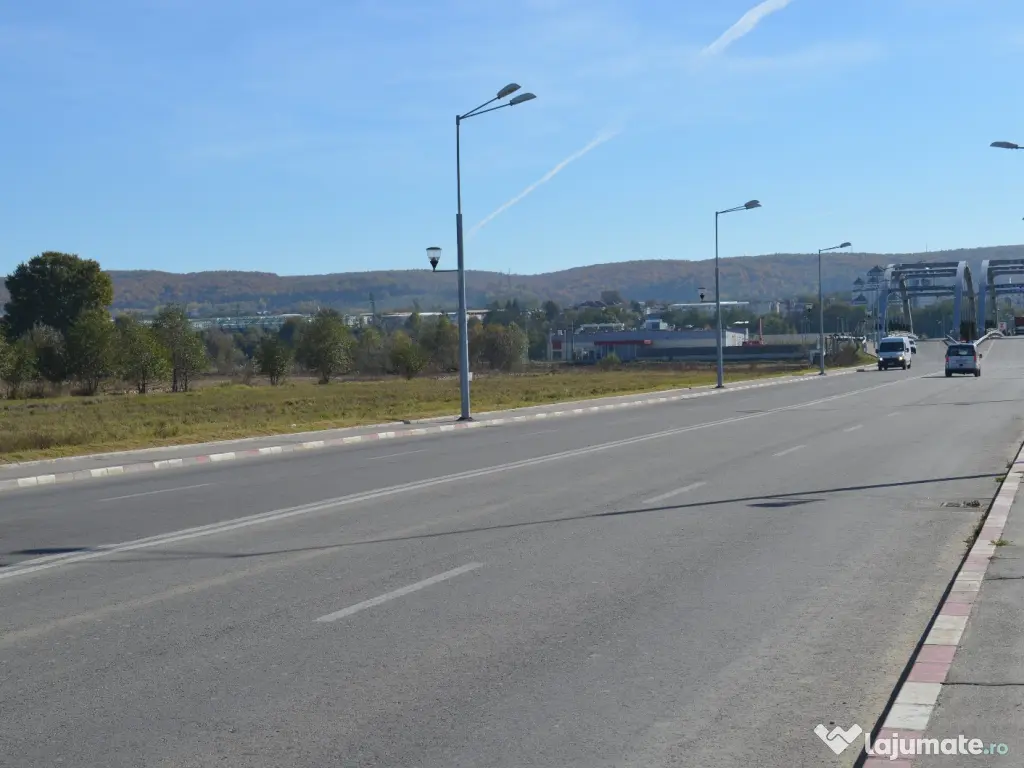 Teren intravilan de vânzare – 7.002 mp - Deschidere 70 m la bulevard | Mioveni 