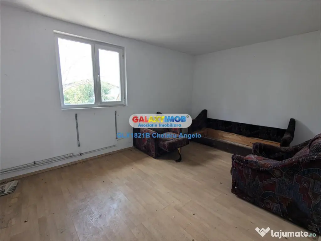 1 Decembrie,vila 5 cam ,P 1 pod, teren 1000 mp,an 2005 