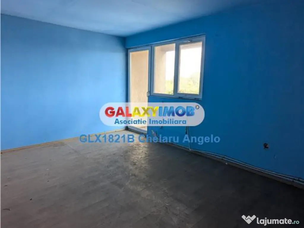 1 Decembrie,vila 5 cam ,P 1 pod, teren 1000 mp,an 2005 