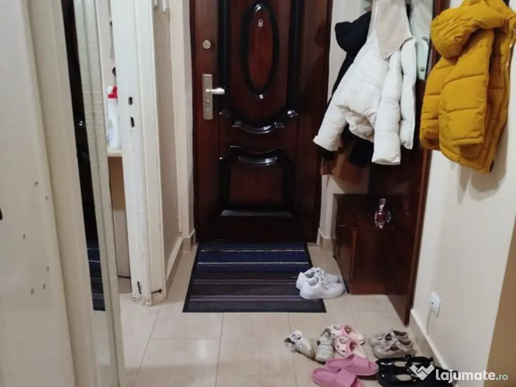 Apartament 3 camere de vânzare – Piața Centrală, etaj 3 