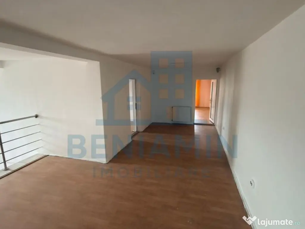 Vila P+2 Alexandru Cel Bun cu doua etaje si curte proprie 