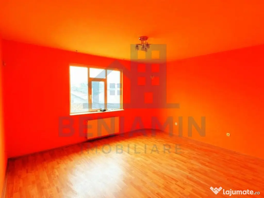 Vila P+2 Alexandru Cel Bun cu doua etaje si curte proprie 