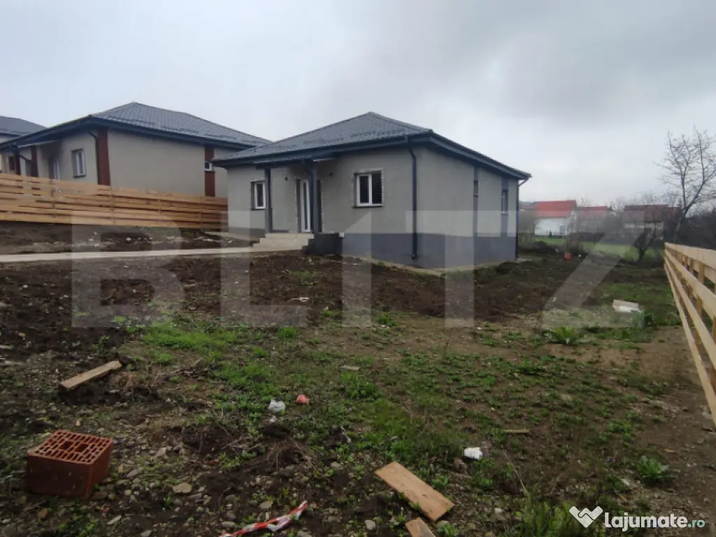 Casă de vânzare în Tomești – zonă centrală, lângă 