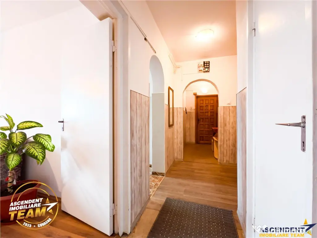 3D Tur! 3 camere,decomandate,apreciabila ariere,Dealului,Sim 