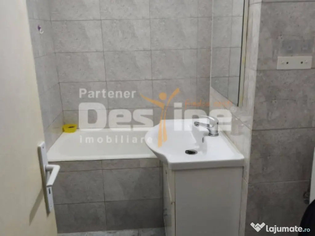 Garsoniera, suprafata de 28 mp cu loc de parcare in cartieru 