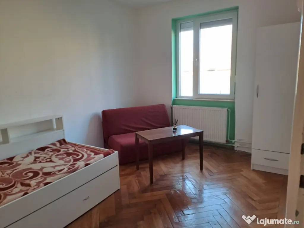 Închiriez apartament 2 camere decomandate zona Bălcescu