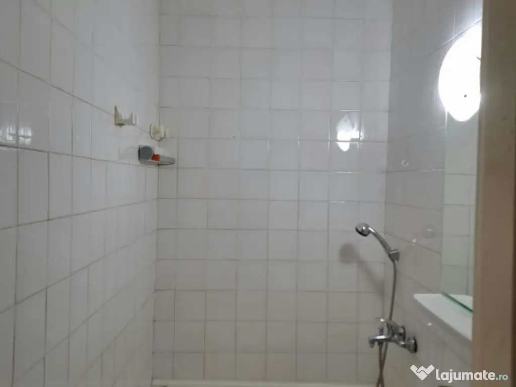 Închiriez apartament 2 camere decomandate zona Bălcescu