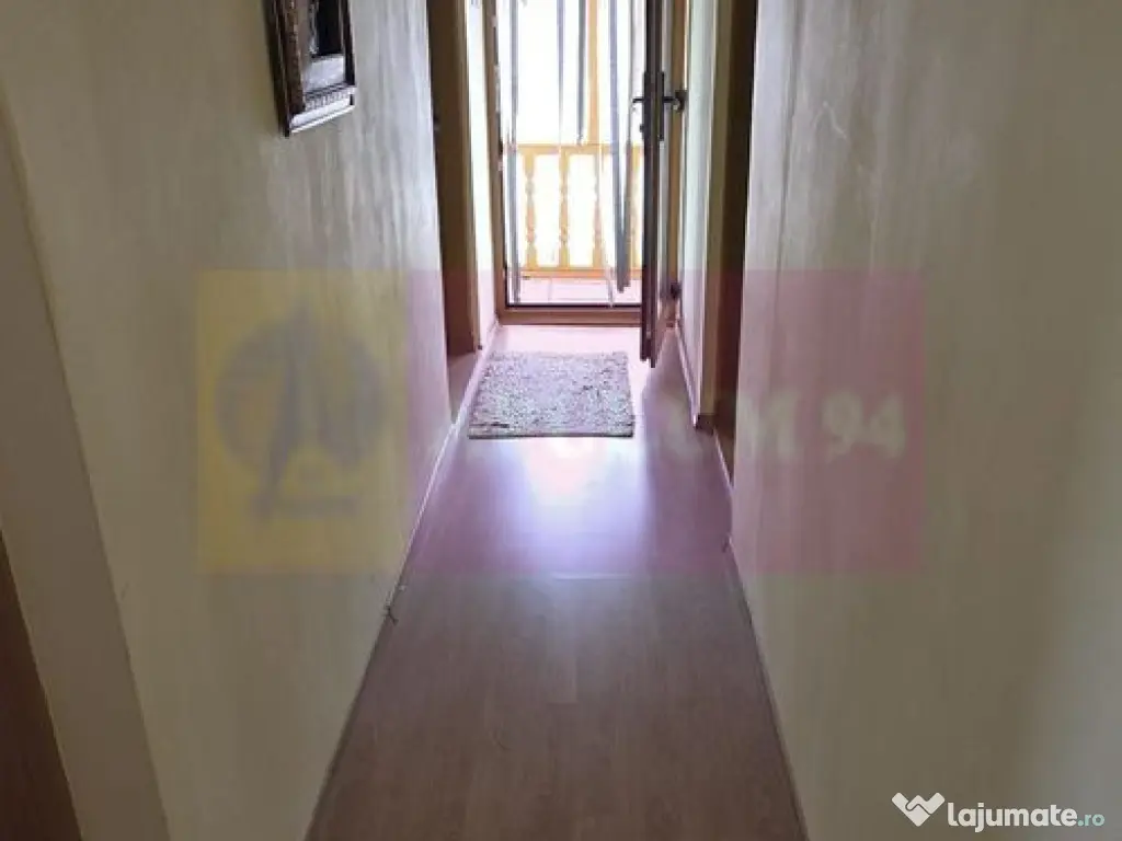 Casa de vanzare cu 3 camere in Poiana Campina 