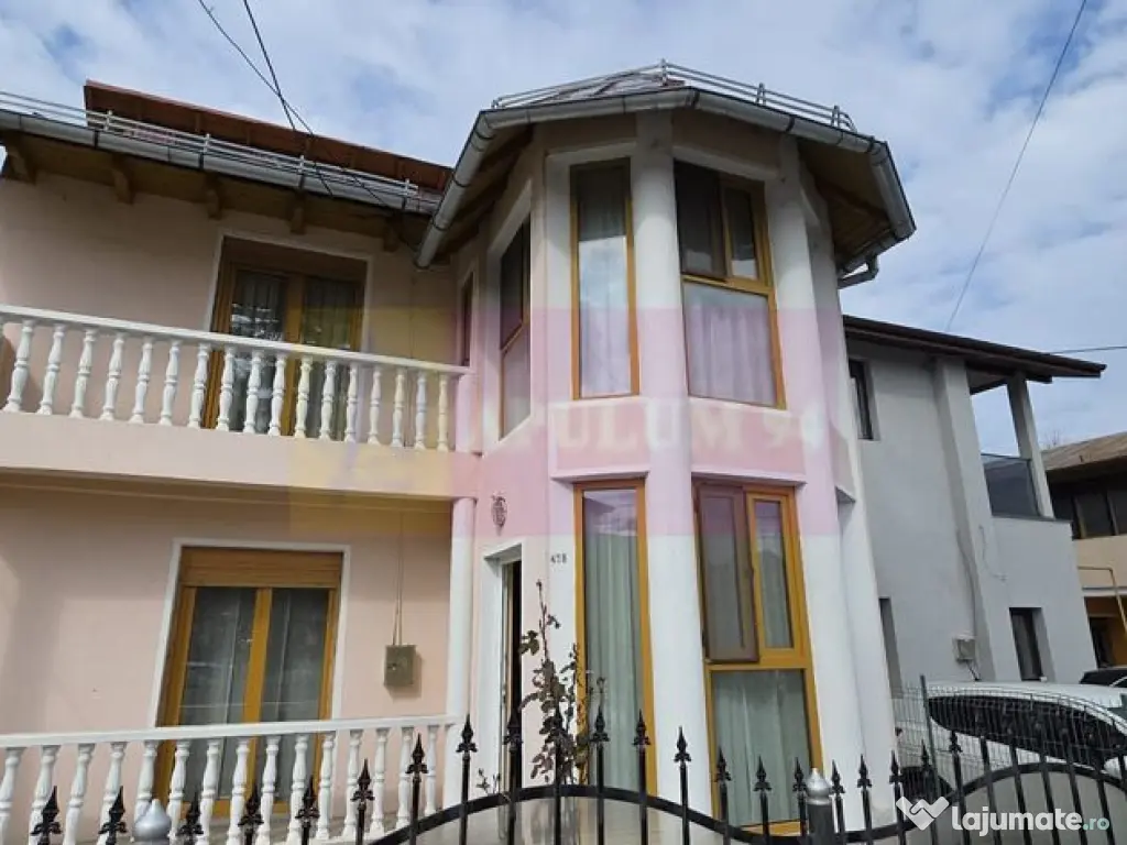 Casa de vanzare cu 3 camere in Poiana Campina 