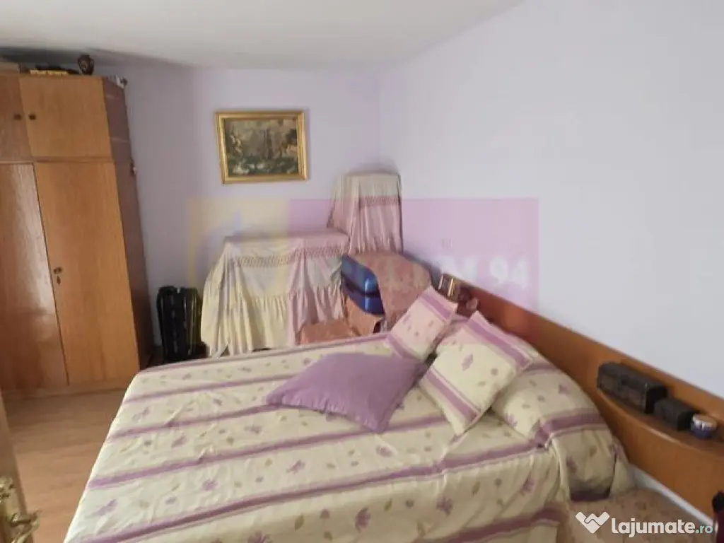 Casa de vanzare cu 3 camere in Poiana Campina 