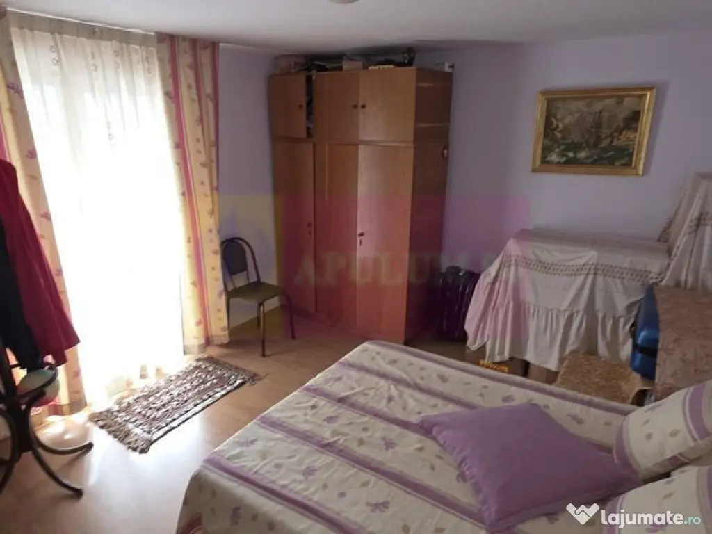 Casa de vanzare cu 3 camere in Poiana Campina 