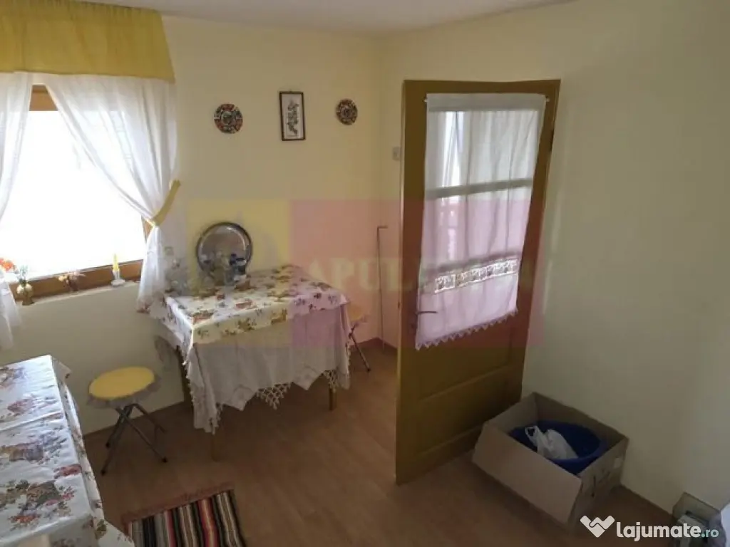 Casa de vanzare cu 3 camere in Poiana Campina 