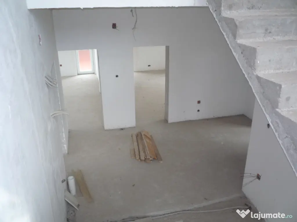 Vila D+P+E+M, sc 800 , teren 1250 , zona Doja-Spital , gaz 