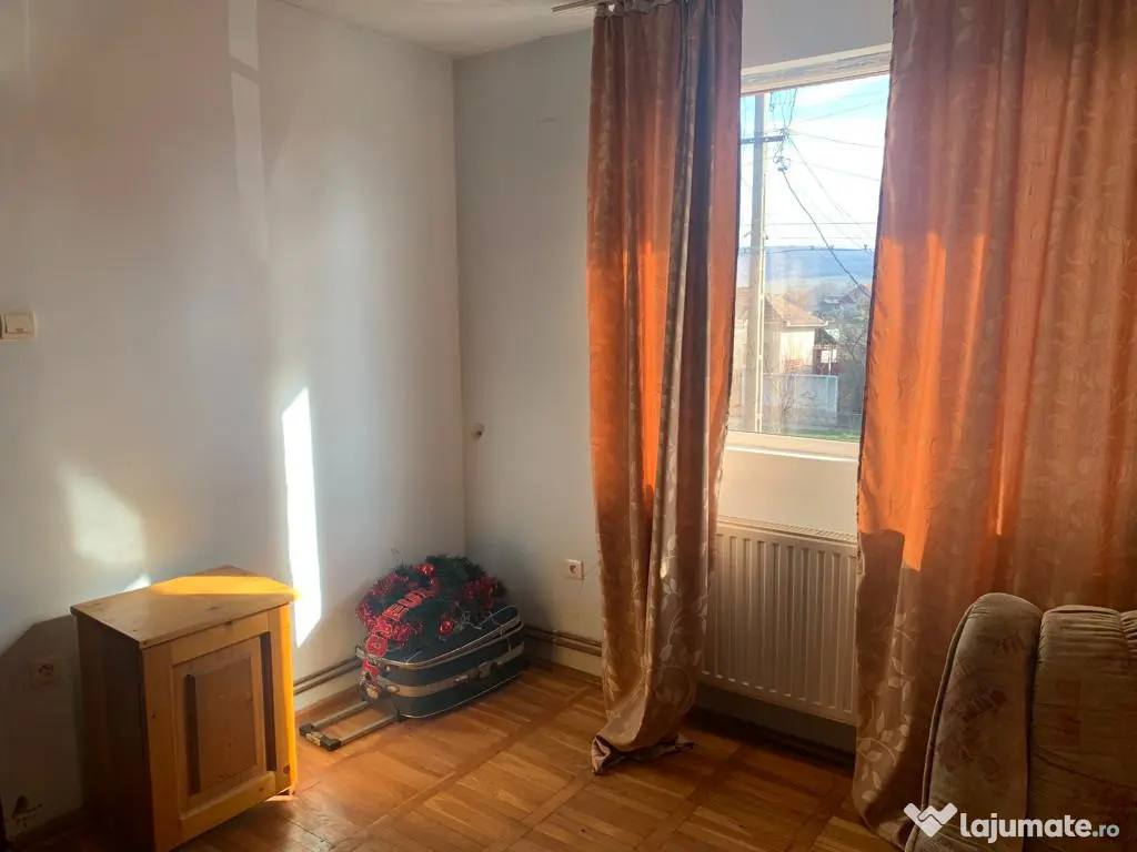 Inchiriez casa 10 cam. in Pancota - ID : RH-30973-property 