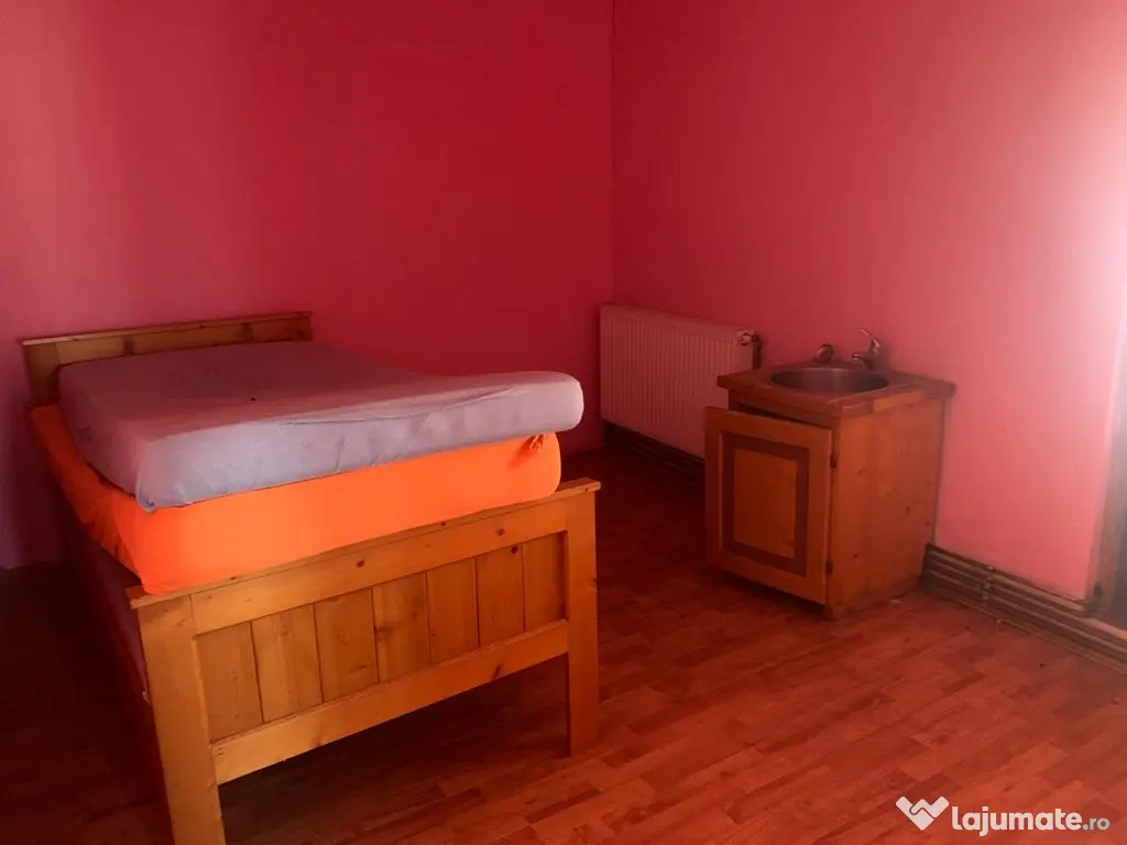 Inchiriez casa 10 cam. in Pancota - ID : RH-30973-property 