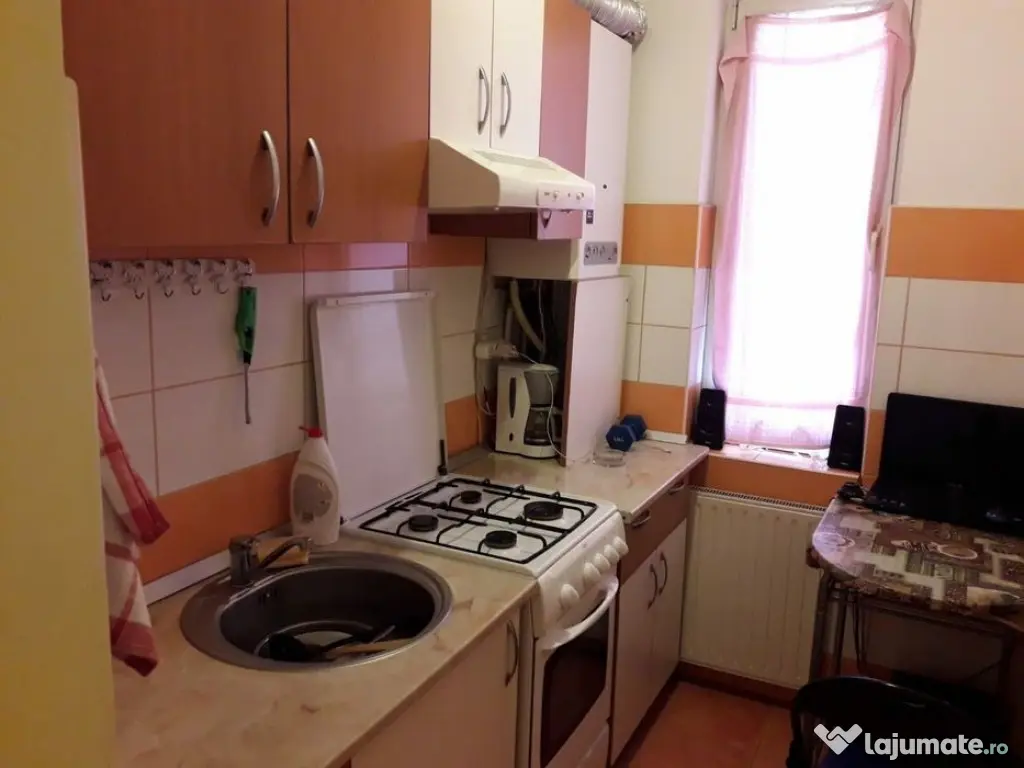 Garsoniera situata in zona Garii aproape de Centru