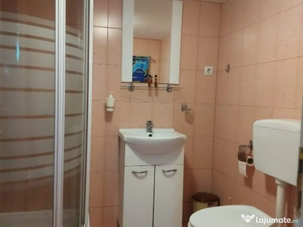 Garsoniera situata in zona Garii aproape de Centru