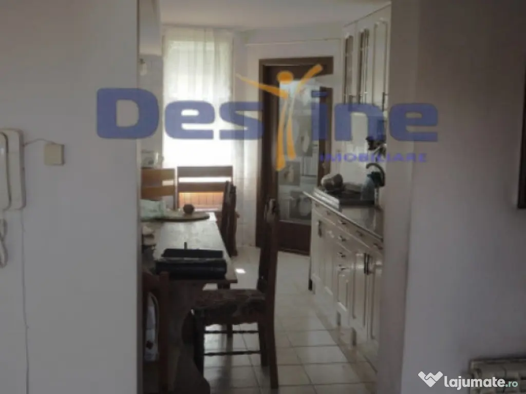 VAND CASA 3 CAMERE,POD,PIVNITA,2 GARAJE,FOISOR,DEJ 