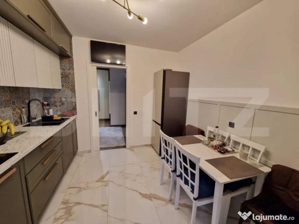 Apartament 3 camere, 82 mp, 2 terase, parcare, zona Frunzi?