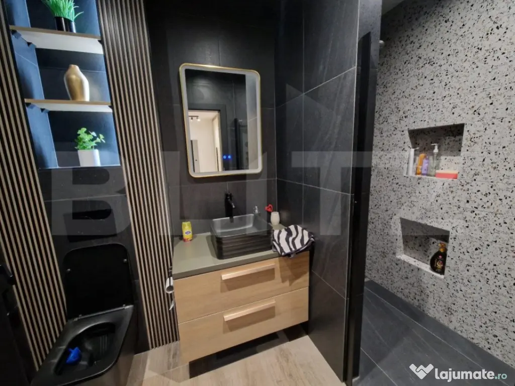 Apartament 3 camere, 82 mp, 2 terase, parcare, zona Frunzi?