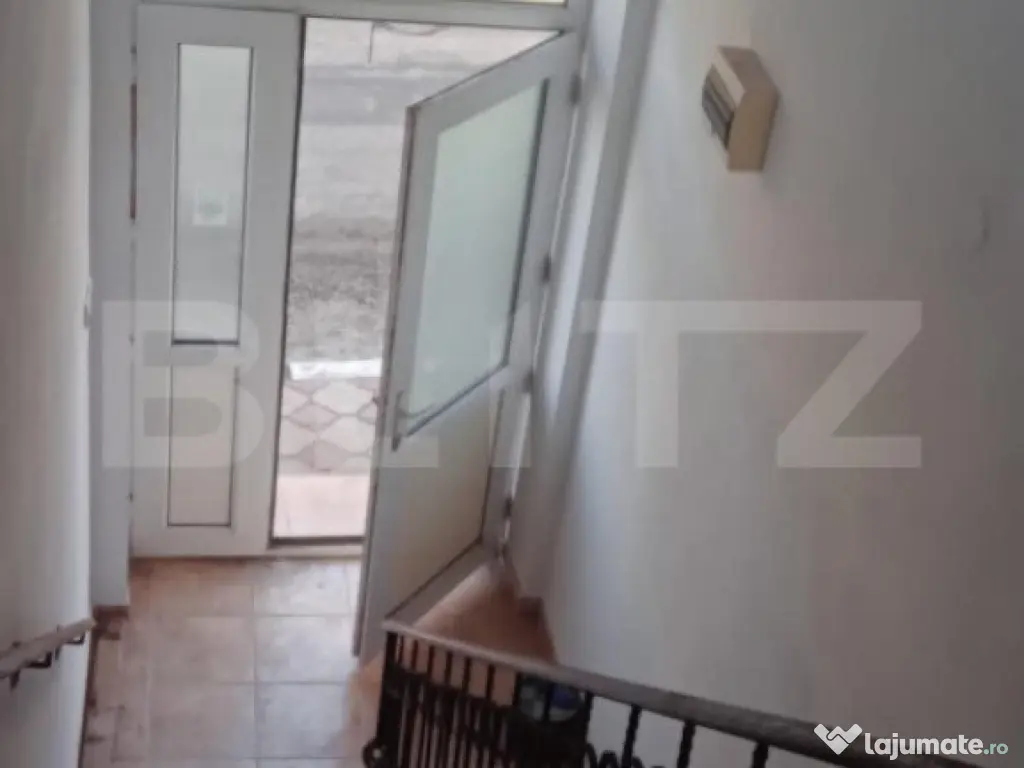 Spatiu Comercial cu apartament de 2 camere la etaj 300mp, Be