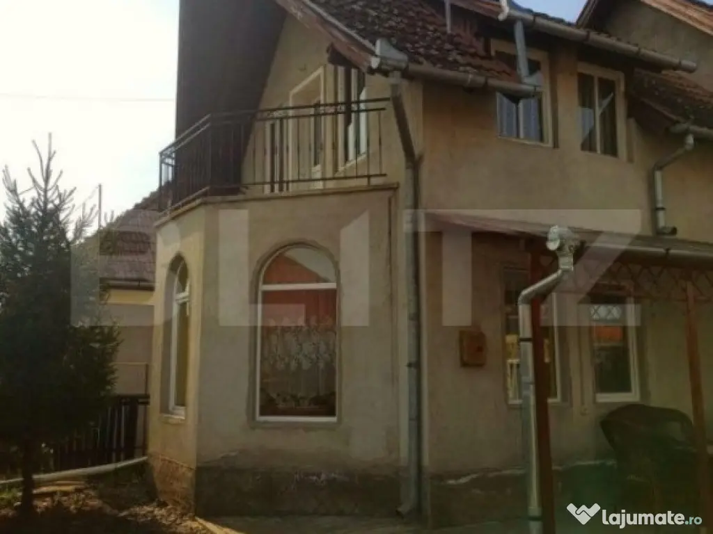 Casa cu 3 camere, 170 mp, Santana de Mures