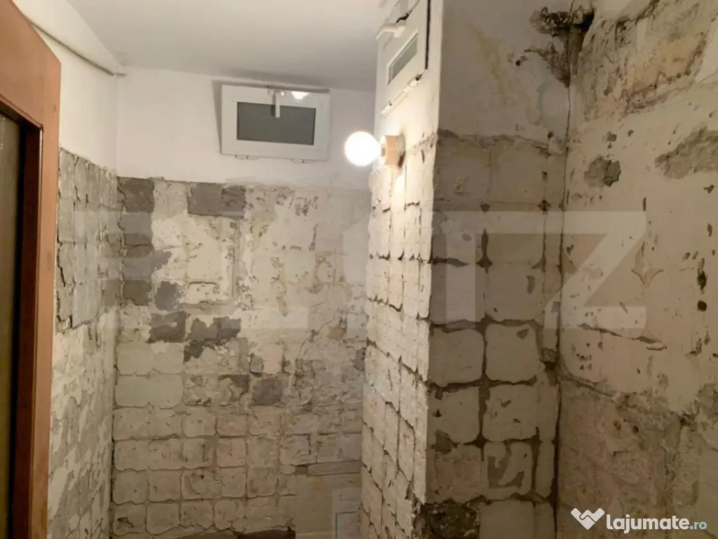 Apartament 4 camere, 91mp, 2 bai, zona Cetate, etaj 1, garaj