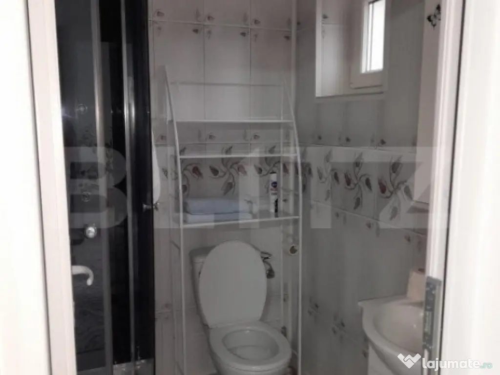 Casa 6 camere , se doreste si schimb cu apt+dif - Poiana Mar