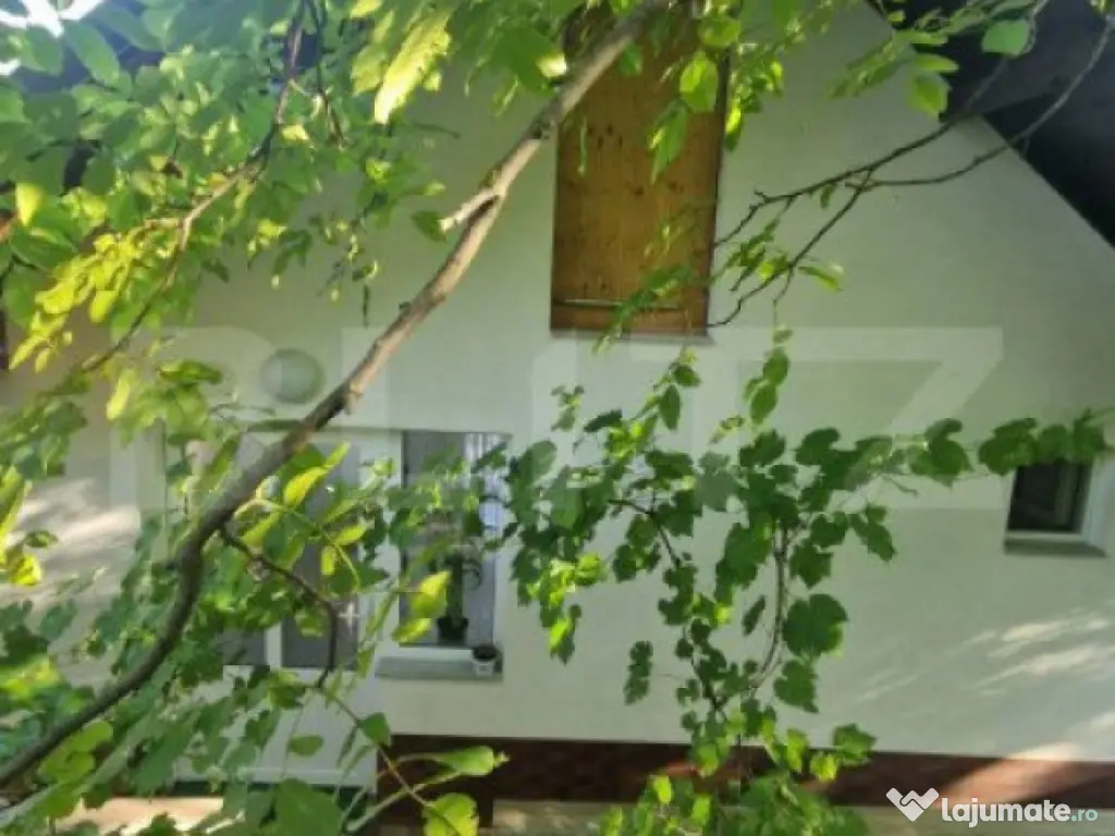 Casa 6 camere , se doreste si schimb cu apt+dif - Poiana Mar