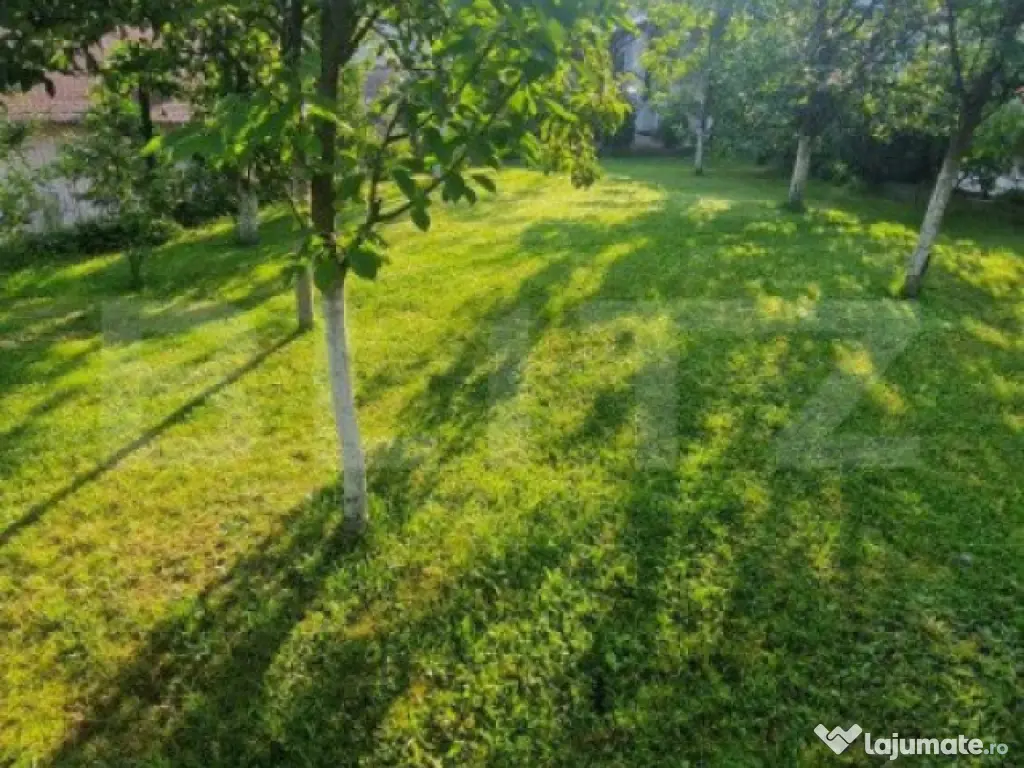 Casa 6 camere , se doreste si schimb cu apt+dif - Poiana Mar