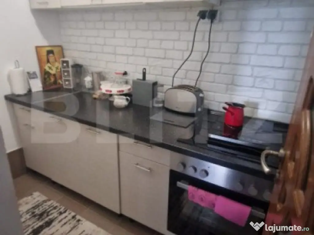 Casa 6 camere , se doreste si schimb cu apt+dif - Poiana Mar