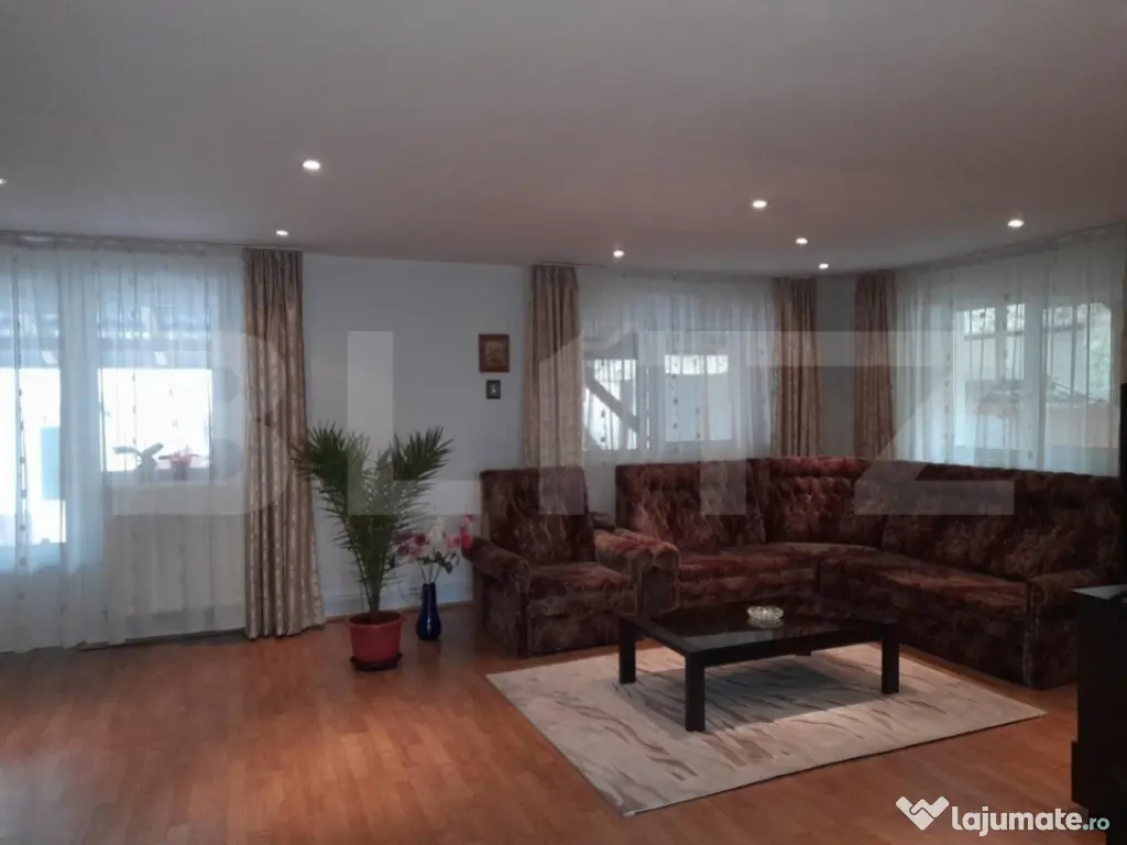 Casa 6 camere , se doreste si schimb cu apt+dif - Poiana Mar
