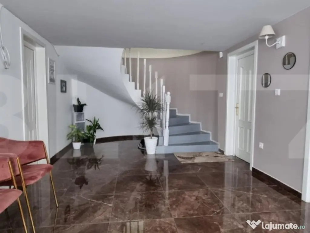 Casă, 250 mp, teren, 1300 mp, Zona:Subcetate